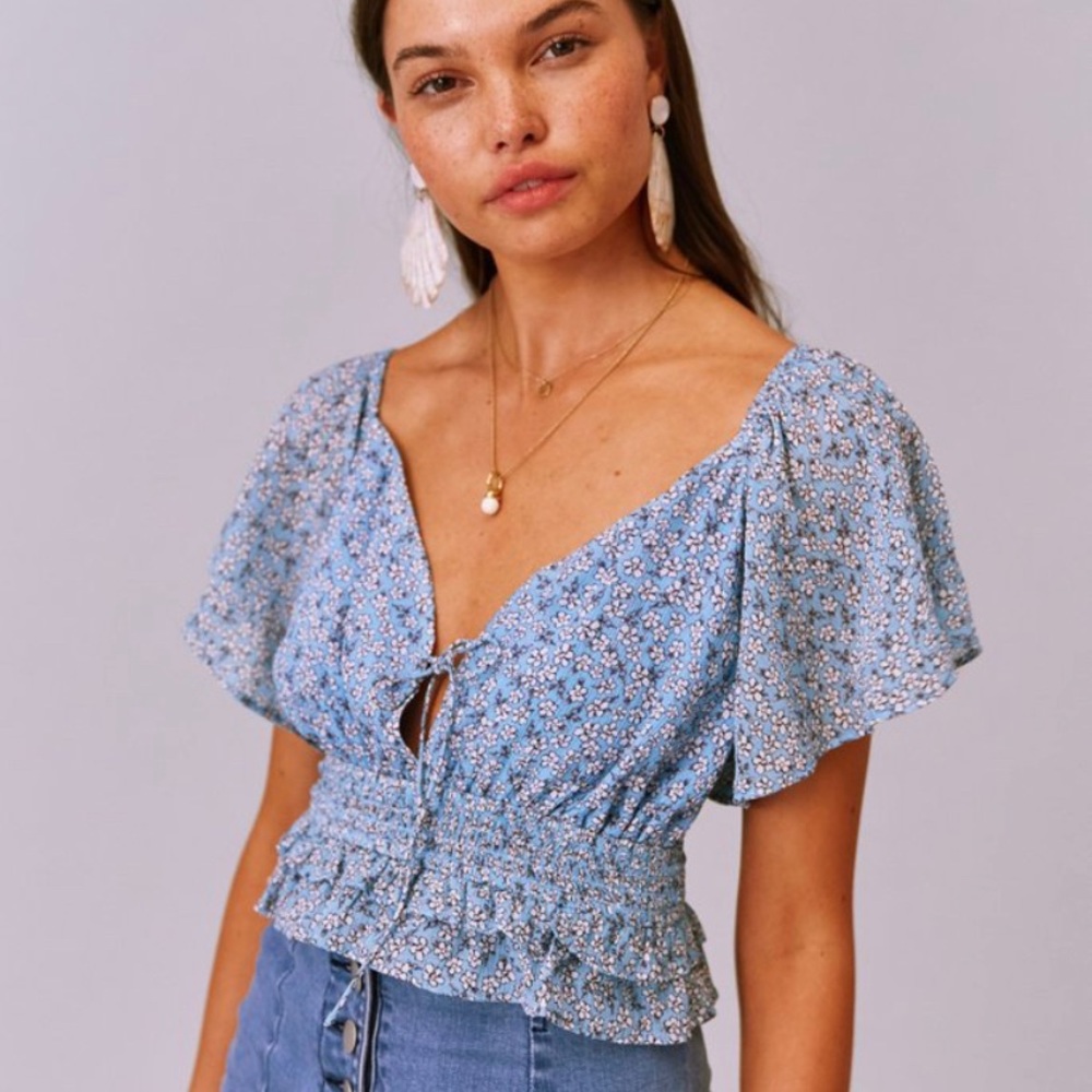 Finders keepers blossom top NWOT